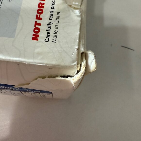 Yaktrax Walk Ice Cleats Size M men’s 9-11 women’s 10.5-12.5 US new damaged box - Picture 10 of 12